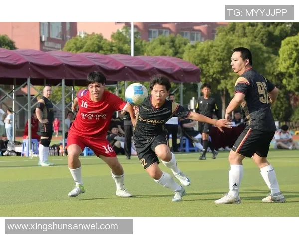 足球少年坚毅拼搏奋勇向前谱写奋斗篇章点亮璀璨星光之路 足球少年坚毅拼搏奋勇向前谱写奋斗篇章点亮璀璨星光之路